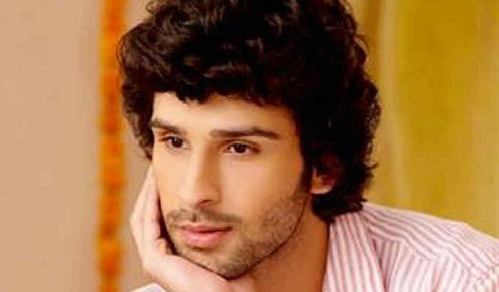 क्या आप जानते हैं? पूर्व बॉलीवुड अभिनेता गिरीश कुमार तौरानी ने दो असफल फिल्मों के