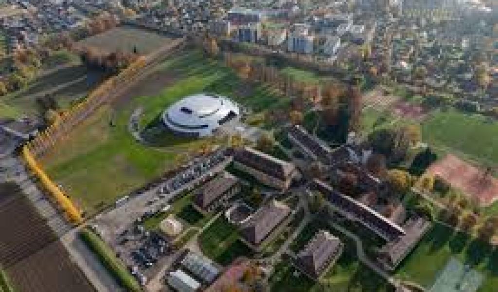 दुनिया के सबसे महंगे निजी स्कूल का खिताब इंस्टीट्यूट Le Rosey को जाता है,