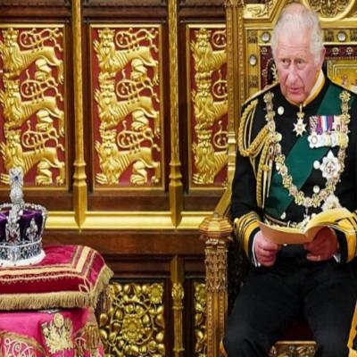 सेंट जेम्स पैलेस में परिग्रहण परिषद की बैठक में किंग चार्ल्स I