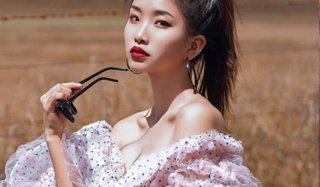 कोरियाई महिलाएँ दिन मे लगभग 30 बार खुद को थप्पड़ मारती है।