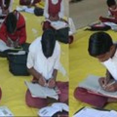 एक ही समय पर दोनों हाथों से लिखने की योग्यता को 'Ambidexterity' कहते हैं।