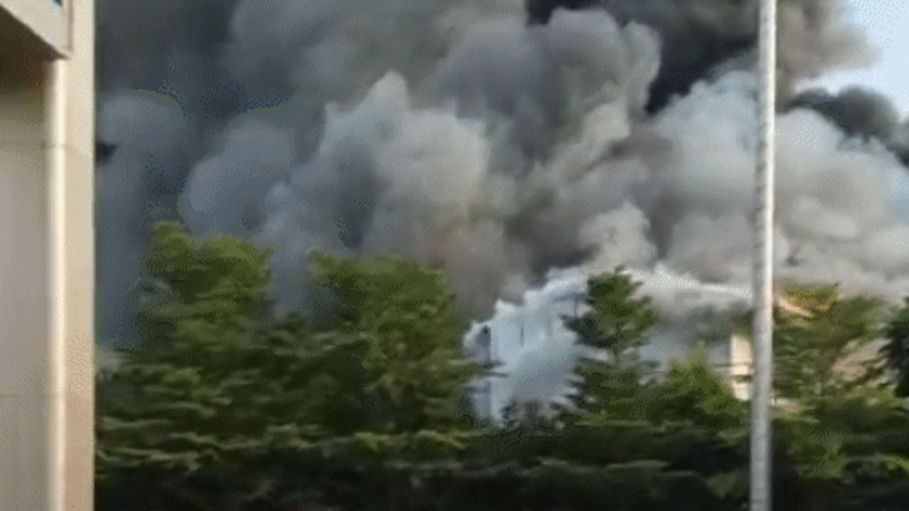 lucknow airport labour camp fire